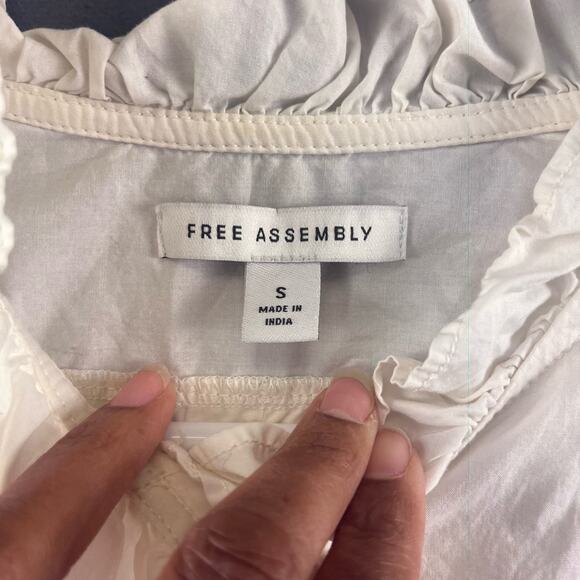 Free Assembly Women's Small Shirt Button Down Ruffle Collar Presidential England - Picture 3 of 9